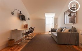 Combro Suites By Homing